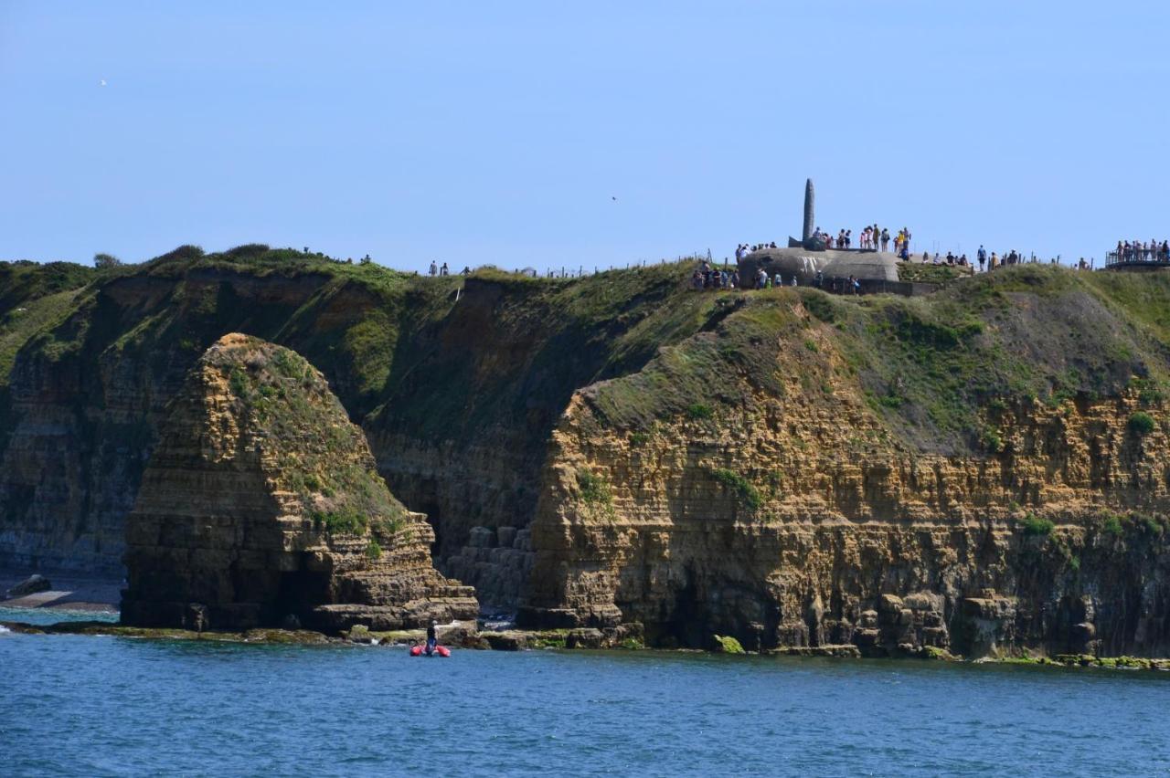 Gite "Au P'Tit Tourois" De Plain-Pied Tout Confort Avec Veranda Proche D'Omaha Beach Et De Bayeux Accueillant Les Animaux Bagian luar foto