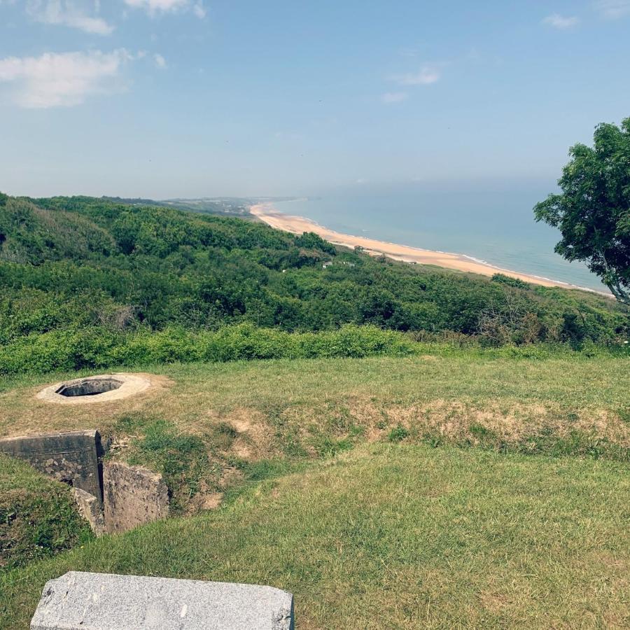Gite "Au P'Tit Tourois" De Plain-Pied Tout Confort Avec Veranda Proche D'Omaha Beach Et De Bayeux Accueillant Les Animaux Bagian luar foto
