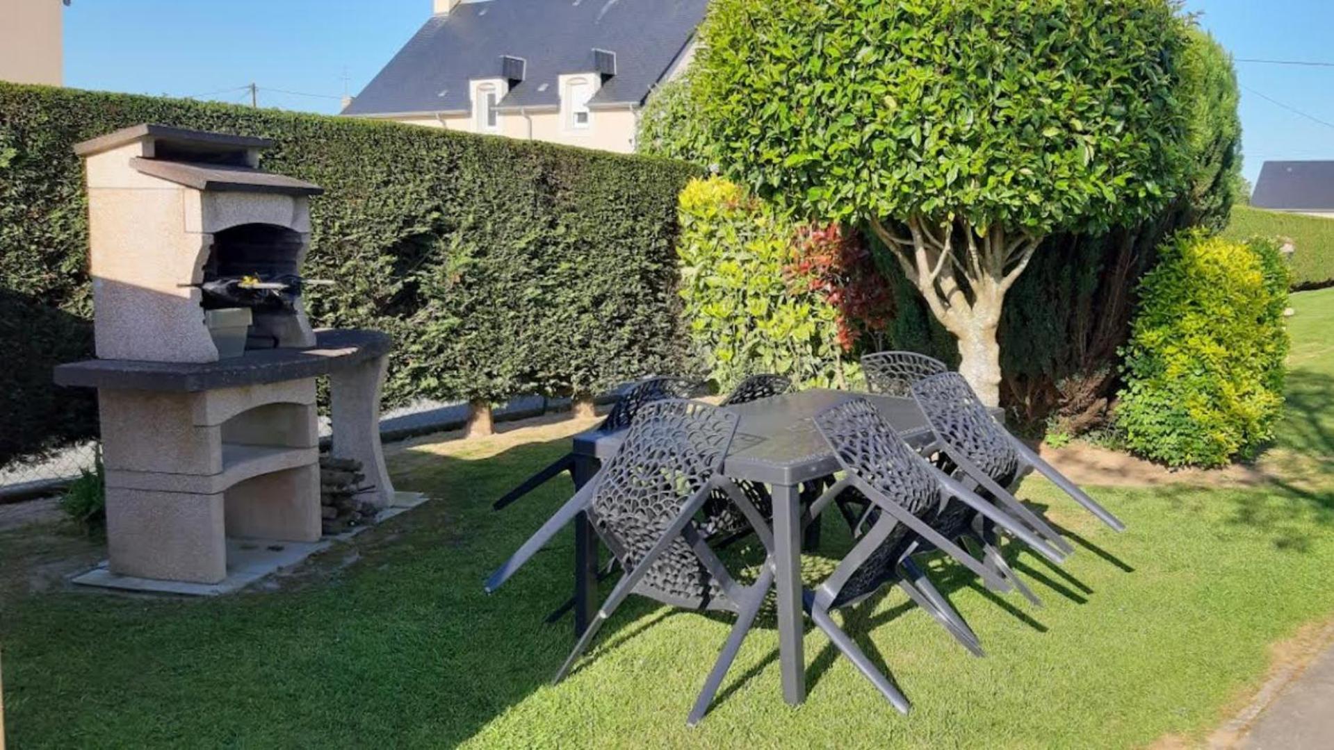 Gite "Au P'Tit Tourois" De Plain-Pied Tout Confort Avec Veranda Proche D'Omaha Beach Et De Bayeux Accueillant Les Animaux Bagian luar foto