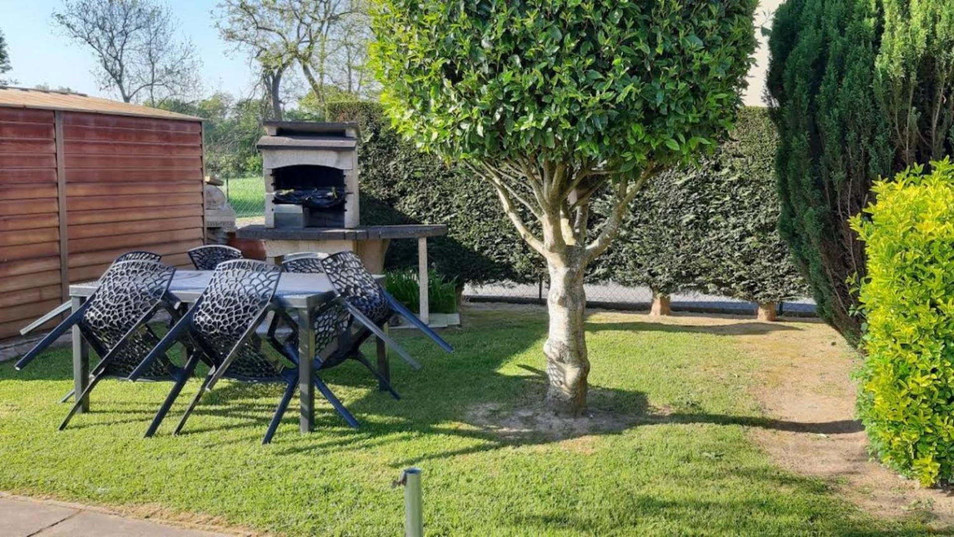 Gite "Au P'Tit Tourois" De Plain-Pied Tout Confort Avec Veranda Proche D'Omaha Beach Et De Bayeux Accueillant Les Animaux Bagian luar foto